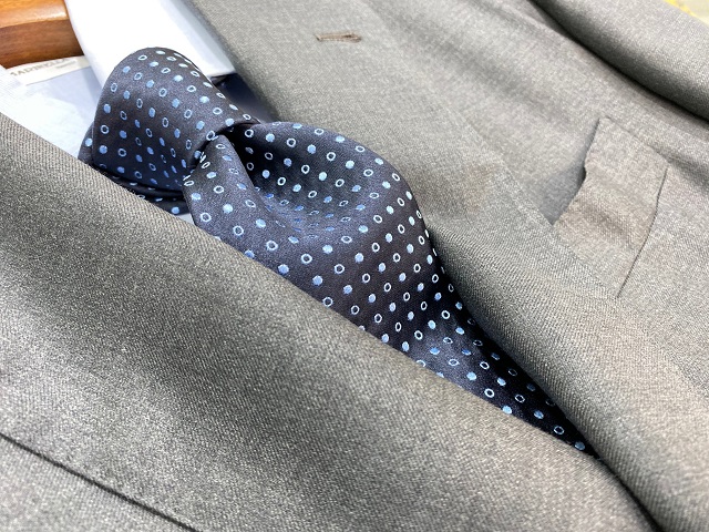LIMITED QUANTITY/SPECIAL TIE】“007”スカイフォールタイが待望の再販 